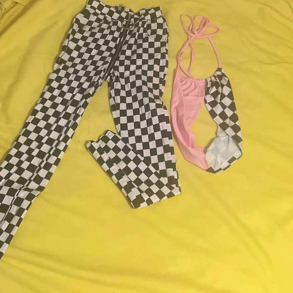 Barbie B&Wskinny front to back zip pants with pink and checkered halter crop top